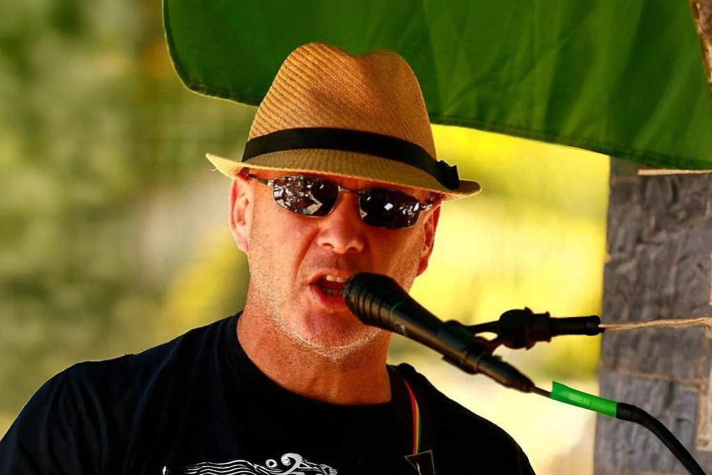Rob Lane @ Loopers